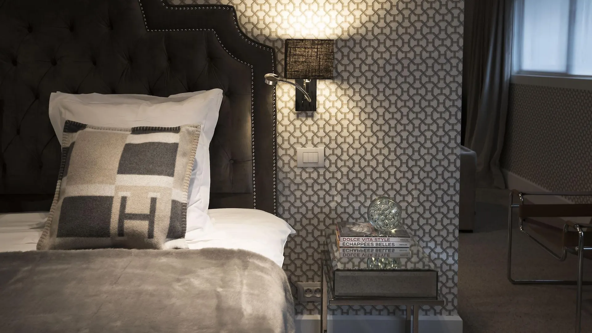 Hotel Van Cleef Брюгге 4*,