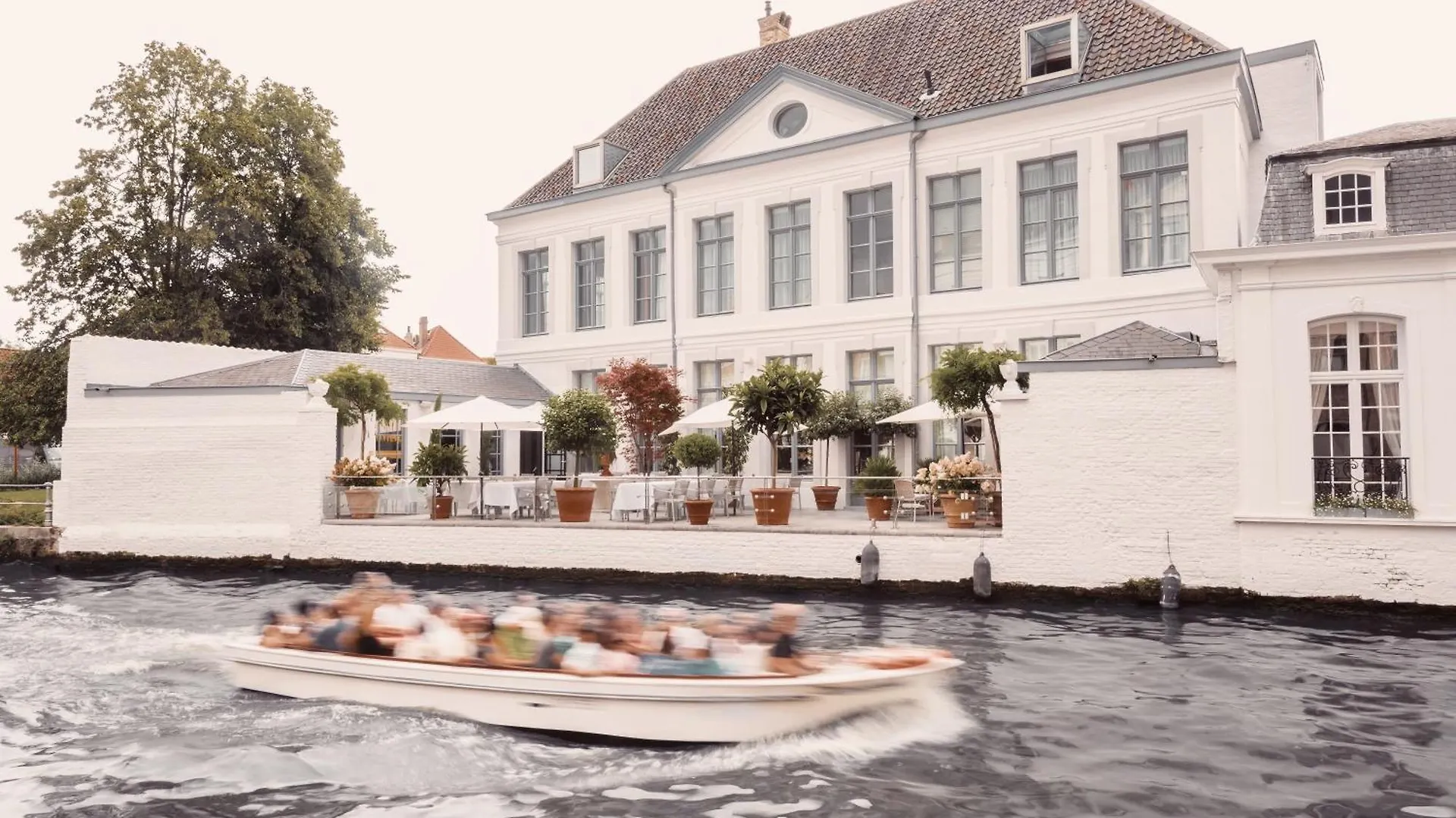 Hotel Van Cleef Брюгге 4*,