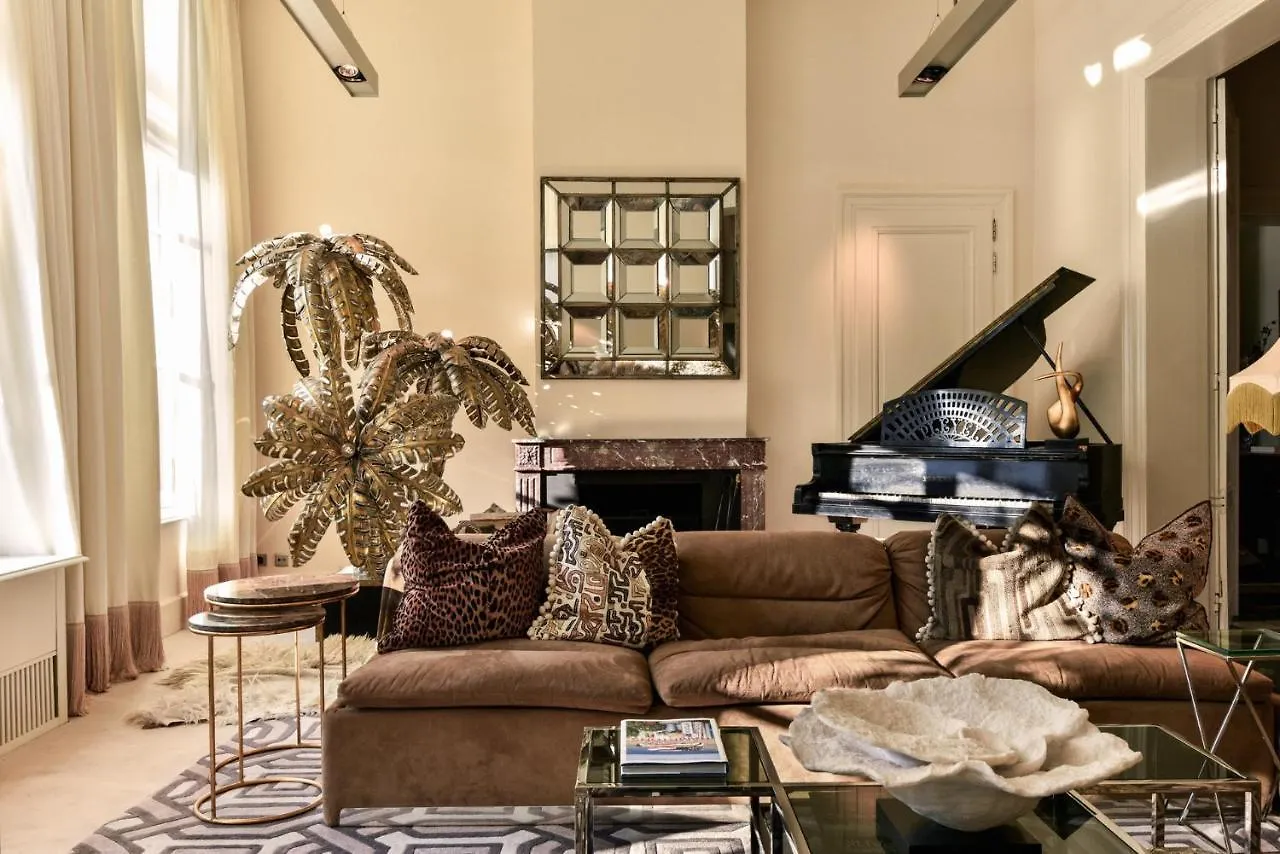 Hotel Van Cleef Брюгге 4*,
